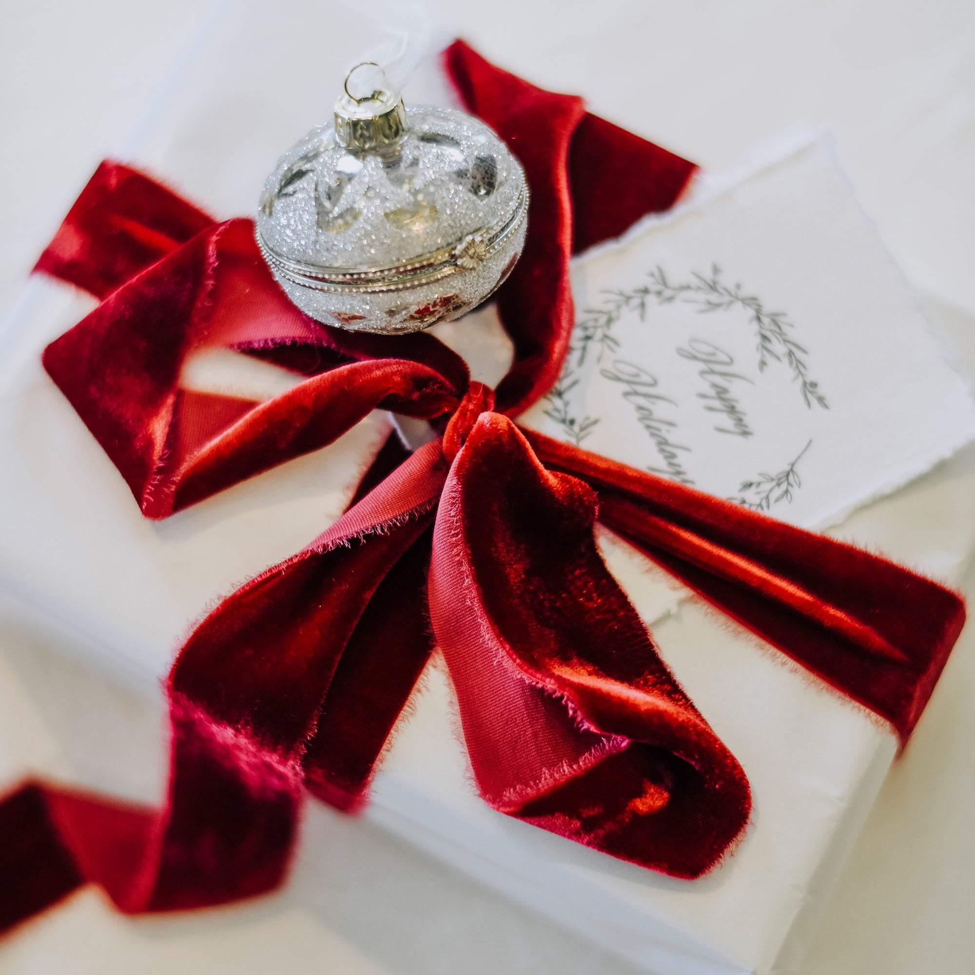 Red robin wedding | Beachweddingtips.com